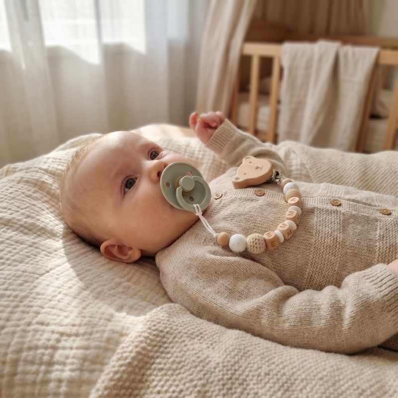 Attache-tétine personnalisée a - Baby Products Gift avis et prix